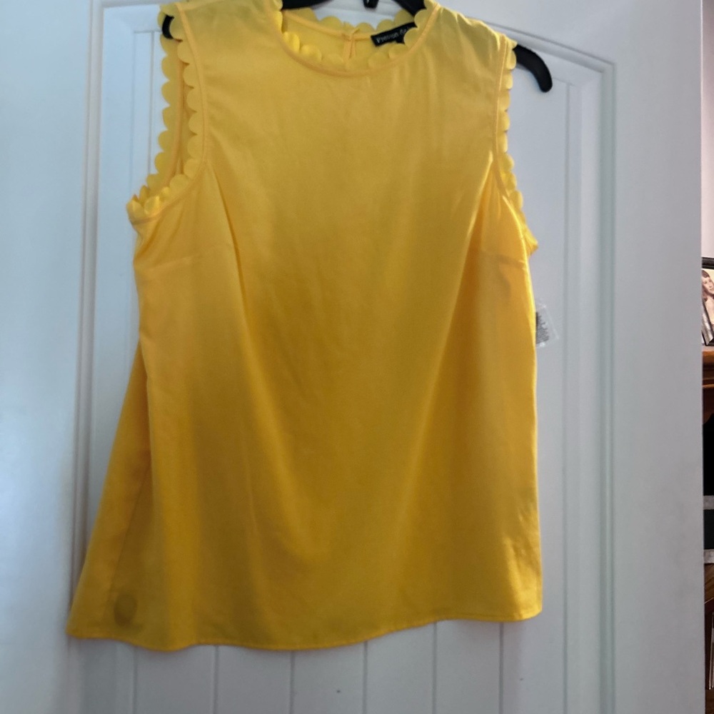 Preston & York Sunny Yellow Scallop-Trim Sleeveless Top